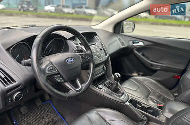 Хэтчбек Ford Focus 2015 в 