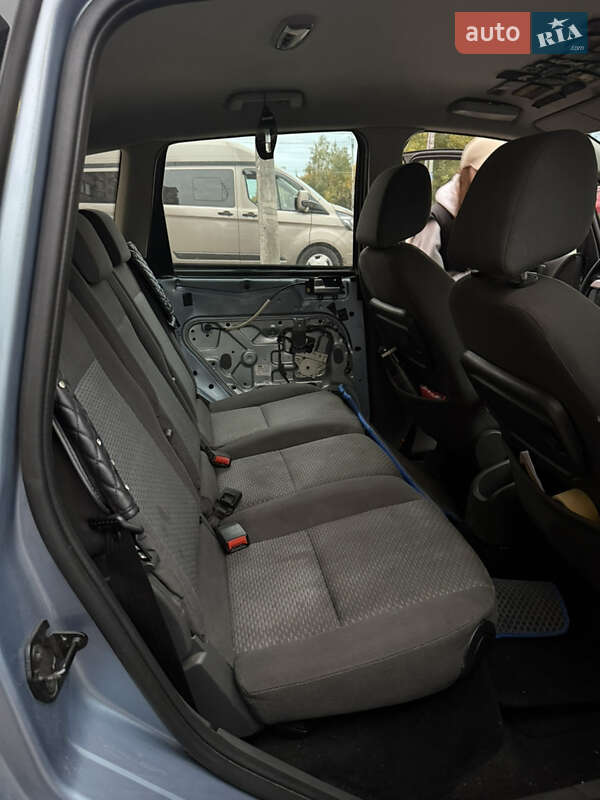 Хетчбек Ford Focus 2005 в Софіївській Борщагівці