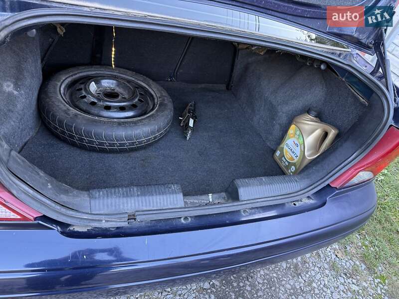 Седан Ford Focus 2003 в Киеве
