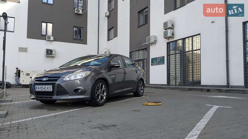 Седан Ford Focus 2013 в 