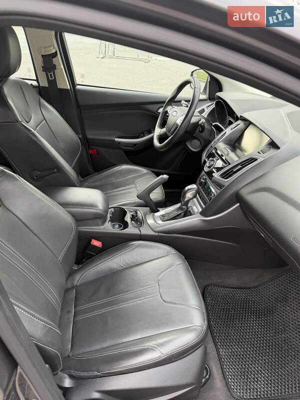 Хэтчбек Ford Focus 2014 в Днепре