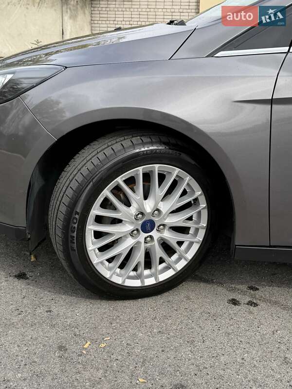 Хэтчбек Ford Focus 2014 в Днепре