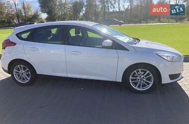 Хэтчбек Ford Focus 2015 в 