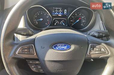 Хэтчбек Ford Focus 2015 в 