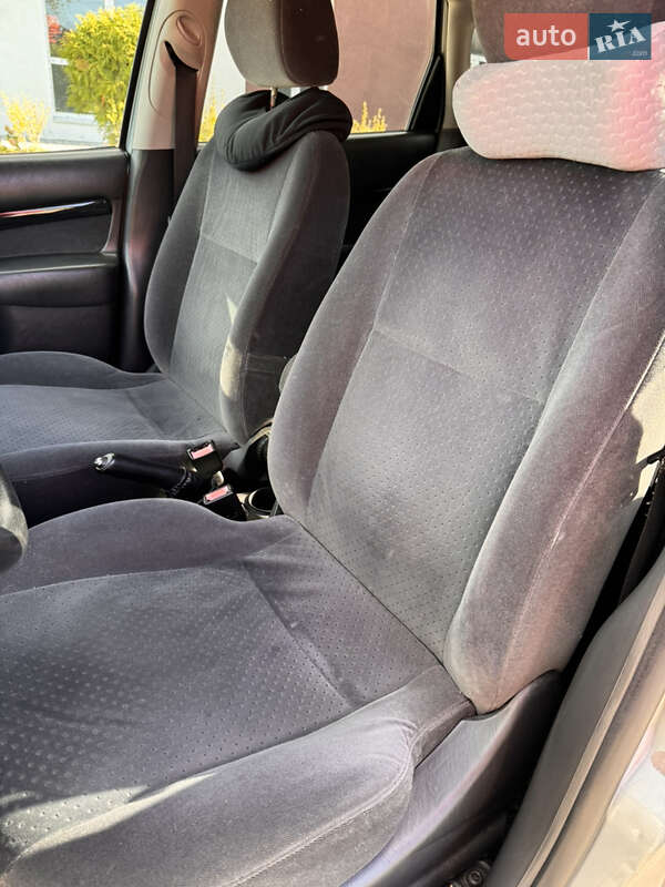 Хэтчбек Ford Focus 2002 в Киеве фото 11 Хэтчбек Ford Focus 2002 в Киеве