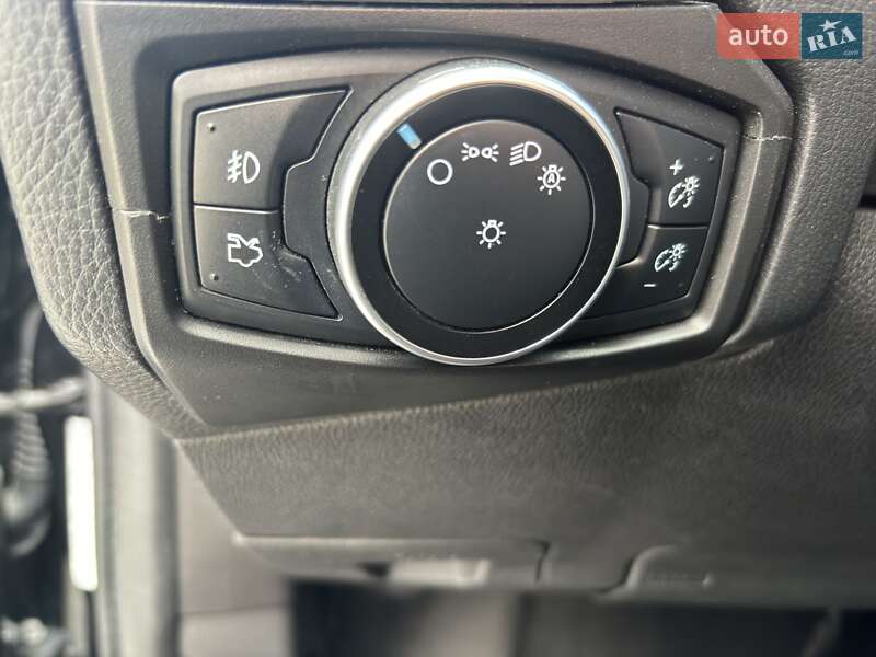 Седан Ford Focus 2015 в Львові