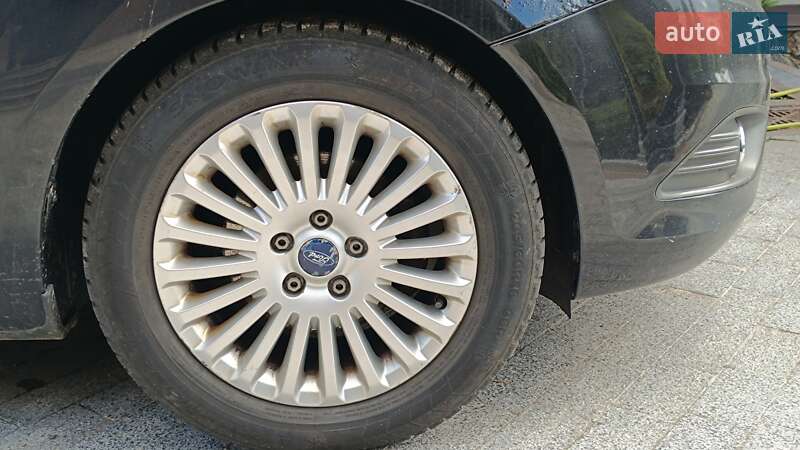 Хэтчбек Ford Focus 2008 в Калиновке