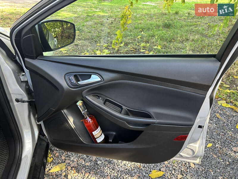 Седан Ford Focus 2015 в Николаеве
