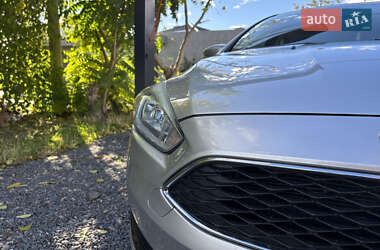 Седан Ford Focus 2015 в 