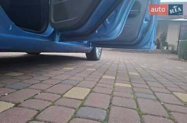 Хэтчбек Ford Focus 2010 в 