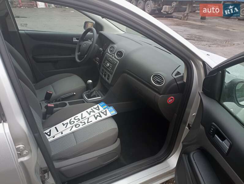 Хэтчбек Ford Focus 2006 в Житомире