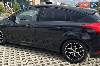 Хетчбек Ford Focus 2015 в 