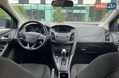 Хетчбек Ford Focus 2015 в 