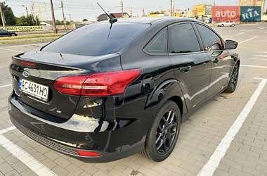 Седан Ford Focus 2016 в 