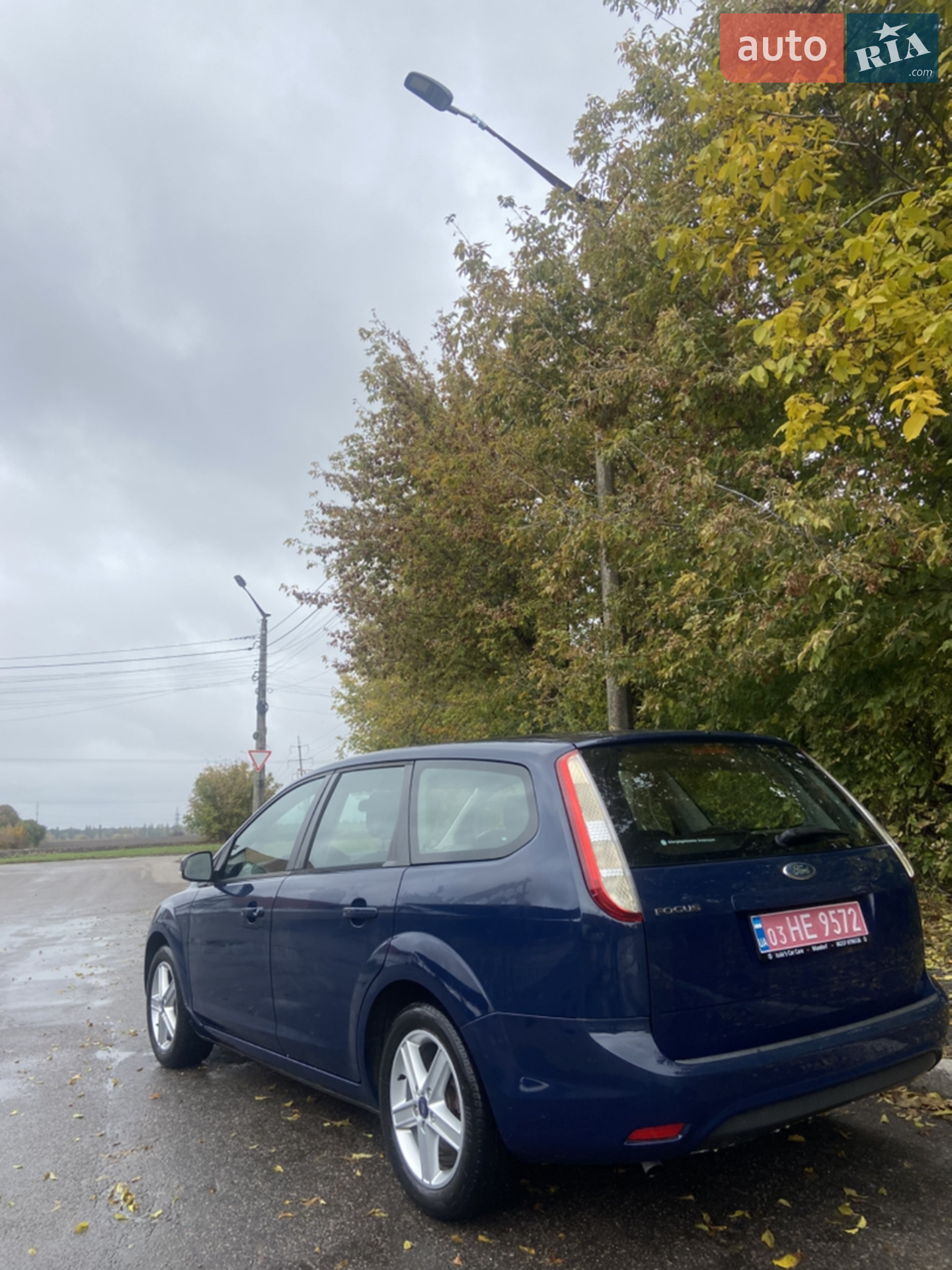 2010 Ford Focus - мініатюра 2