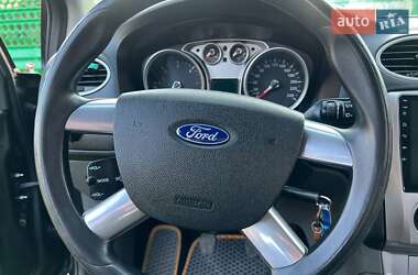 Хэтчбек Ford Focus 2008 в 