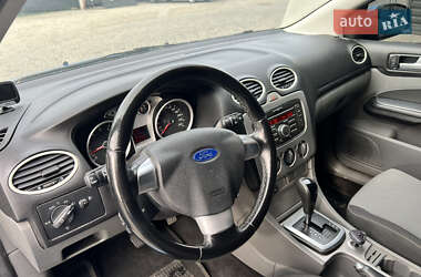 Хэтчбек Ford Focus 2010 в 
