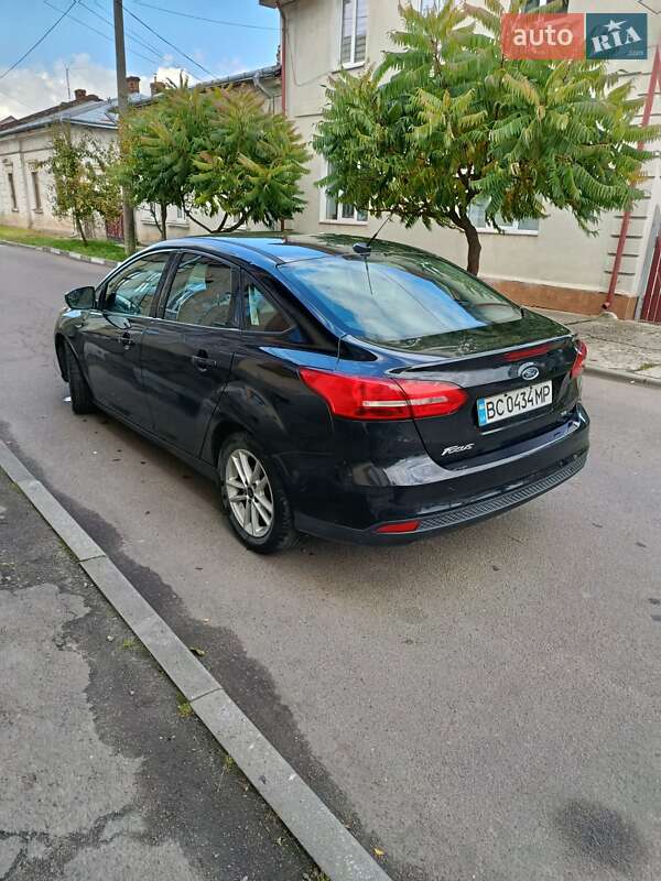 Седан Ford Focus 2015 в Стрию