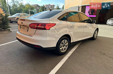 Седан Ford Focus 2016 в 