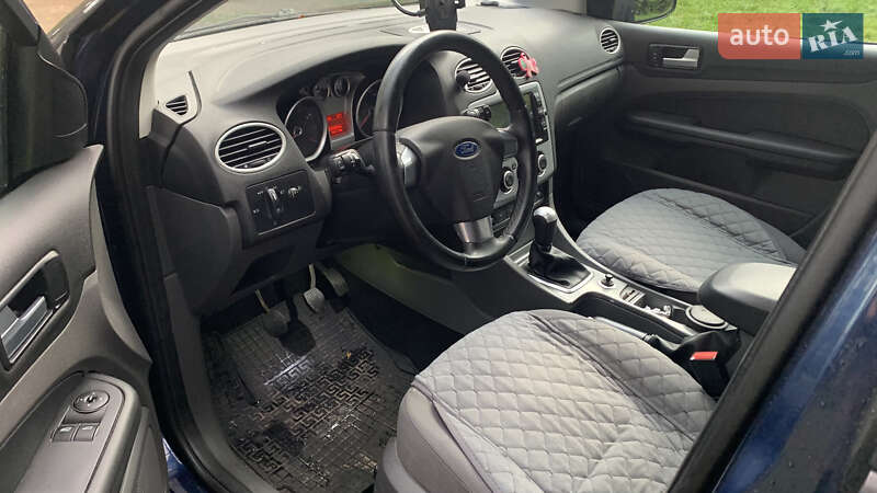 Хэтчбек Ford Focus 2006 в Борщеве