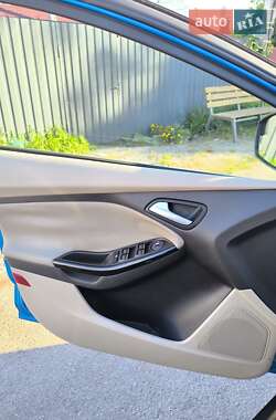 Хэтчбек Ford Focus 2014 в 