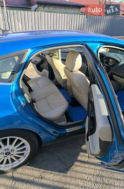 Хэтчбек Ford Focus 2014 в 