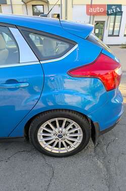 Хэтчбек Ford Focus 2014 в 
