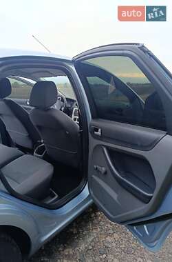 Хэтчбек Ford Focus 2005 в  фото 20 Хэтчбек Ford Focus 2005 в