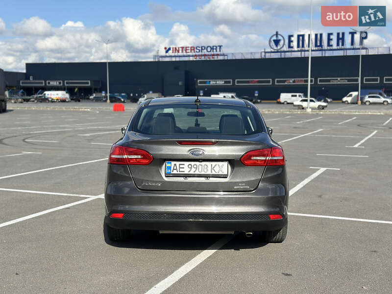 Седан Ford Focus 2015 в Дніпрі