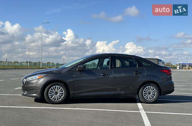 Седан Ford Focus 2015 в 