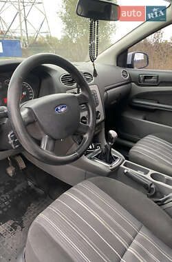 Хетчбек Ford Focus 2011 в 