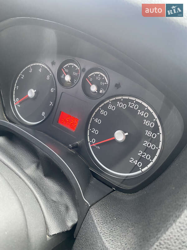 Хетчбек Ford Focus 2011 в Києві