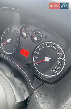 Хетчбек Ford Focus 2011 в 