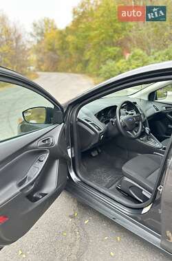 Седан Ford Focus 2015 в 