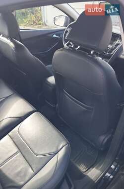 Седан Ford Focus 2015 в 