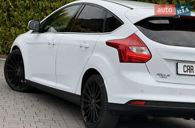 Хэтчбек Ford Focus 2013 в 