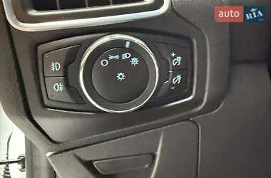 Хэтчбек Ford Focus 2013 в 