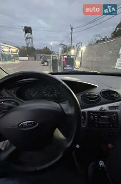 Хетчбек Ford Focus 2004 в 
