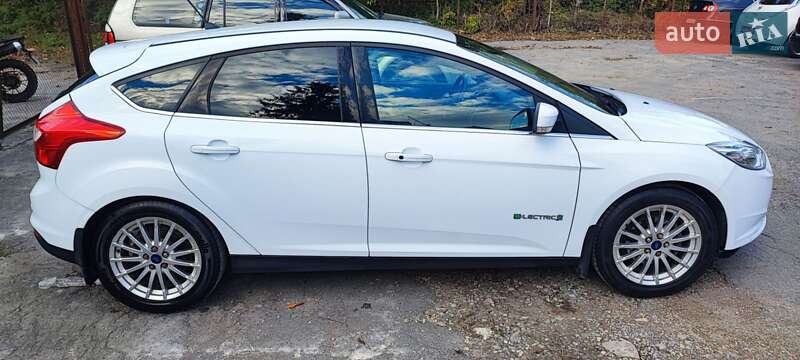 Хэтчбек Ford Focus 2013 в Каменец-Подольском