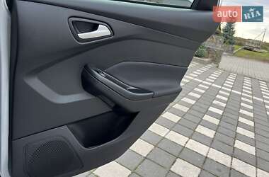 Хэтчбек Ford Focus 2014 в 