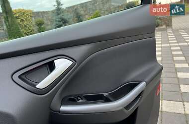 Хэтчбек Ford Focus 2014 в 