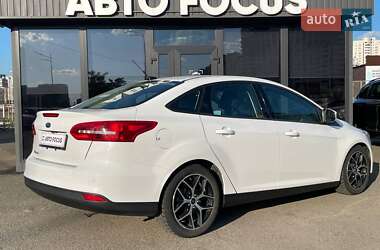 Седан Ford Focus 2017 в  фото 9 Седан Ford Focus 2017 в