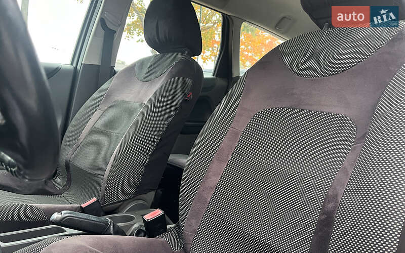 Седан Ford Focus 2006 в Коломиї