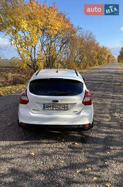 Хетчбек Ford Focus 2013 в 