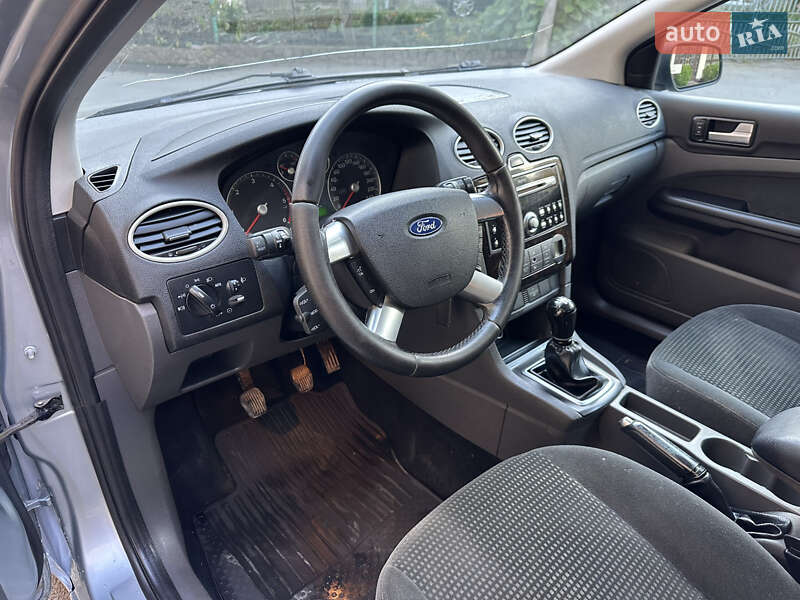 Хетчбек Ford Focus 2005 в Чернівцях фото 17 Хетчбек Ford Focus 2005 в Чернівцях
