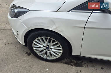 Седан Ford Focus 2014 в  фото 6 Седан Ford Focus 2014 в