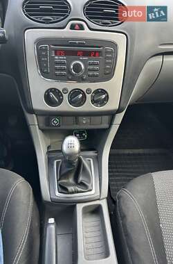 Хетчбек Ford Focus 2010 в  фото 19 Хетчбек Ford Focus 2010 в