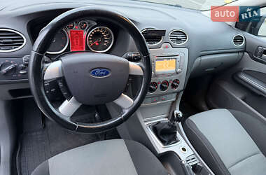 Хэтчбек Ford Focus 2010 в 