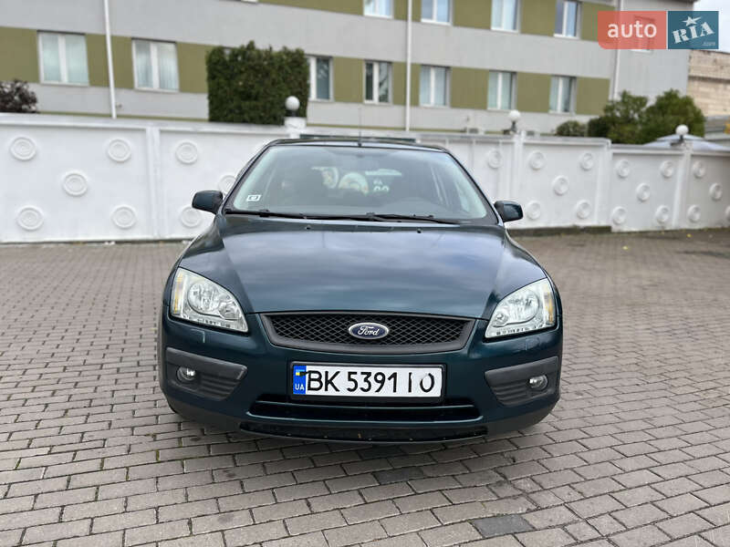 Хэтчбек Ford Focus 2006 в Ровно