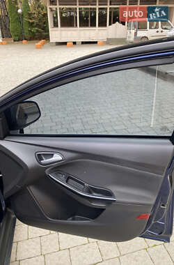 Хетчбек Ford Focus 2013 в 